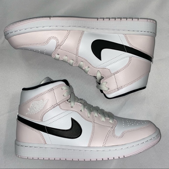 Nike Air Jordan 1 Mid Women’s Barely Rose 9.5W New - Picture 2 of 6